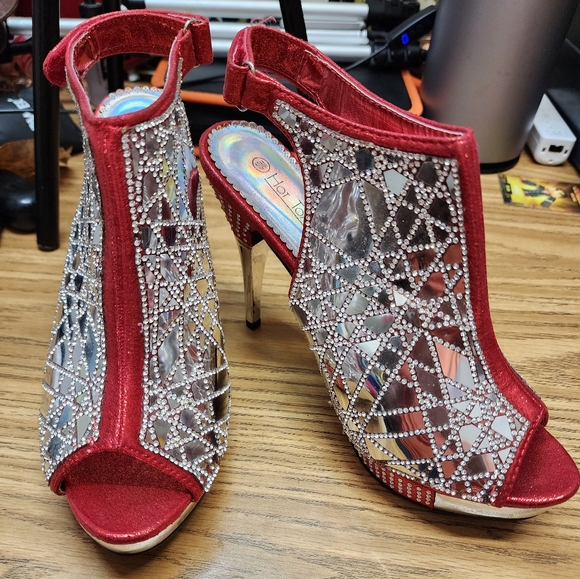 Hot Tomato Heels - Picture 1 of 3